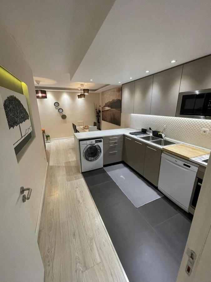 Apartamento Acolhedor Na Amadora Apartment Luaran gambar