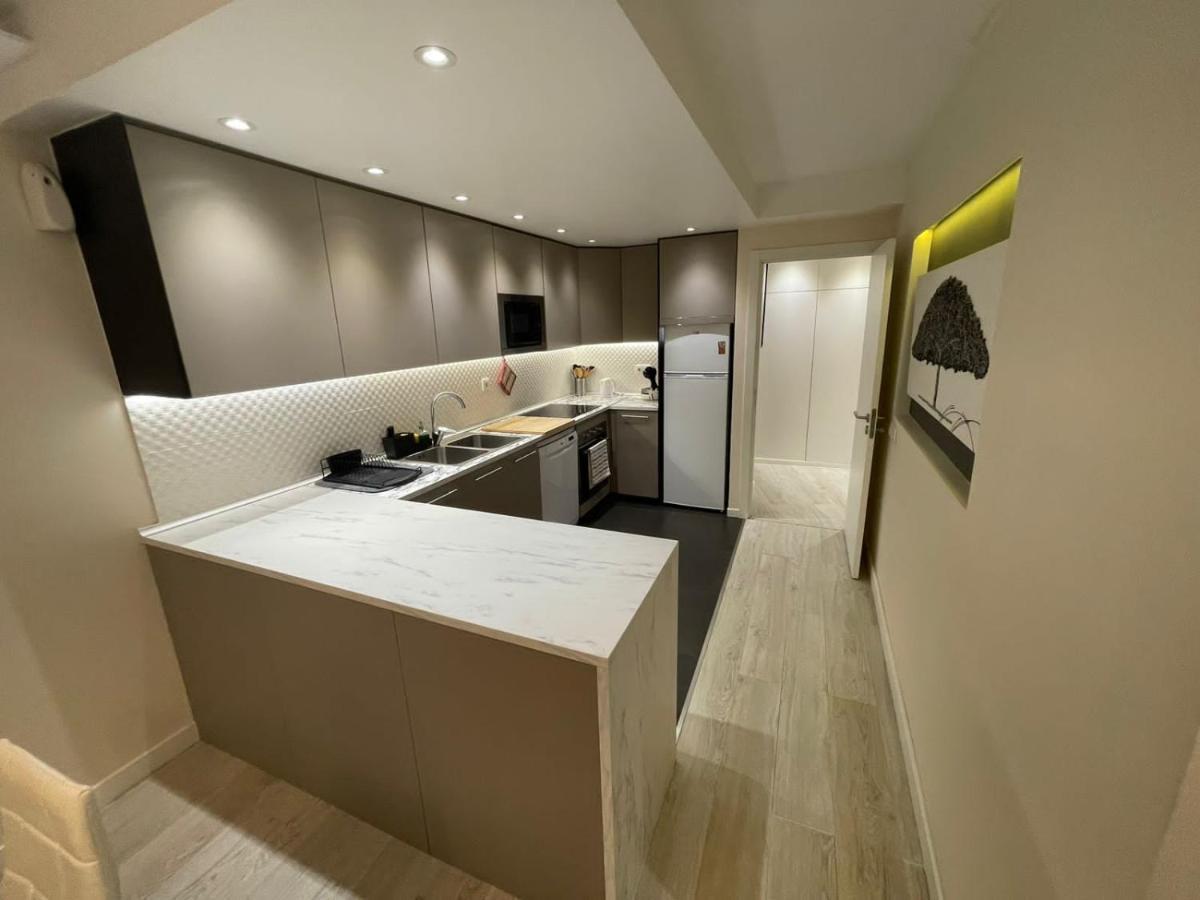 Apartamento Acolhedor Na Amadora Apartment Luaran gambar